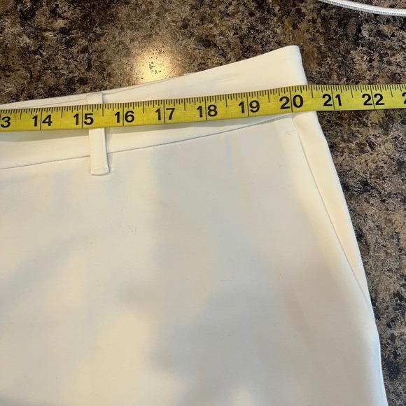 LAFAYETTE 148 NEW YORK Plus Size 16 NEW White Tailored Bermuda Shorts - Picture 7 of 8